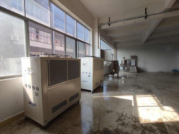Steel strip granulator chillers